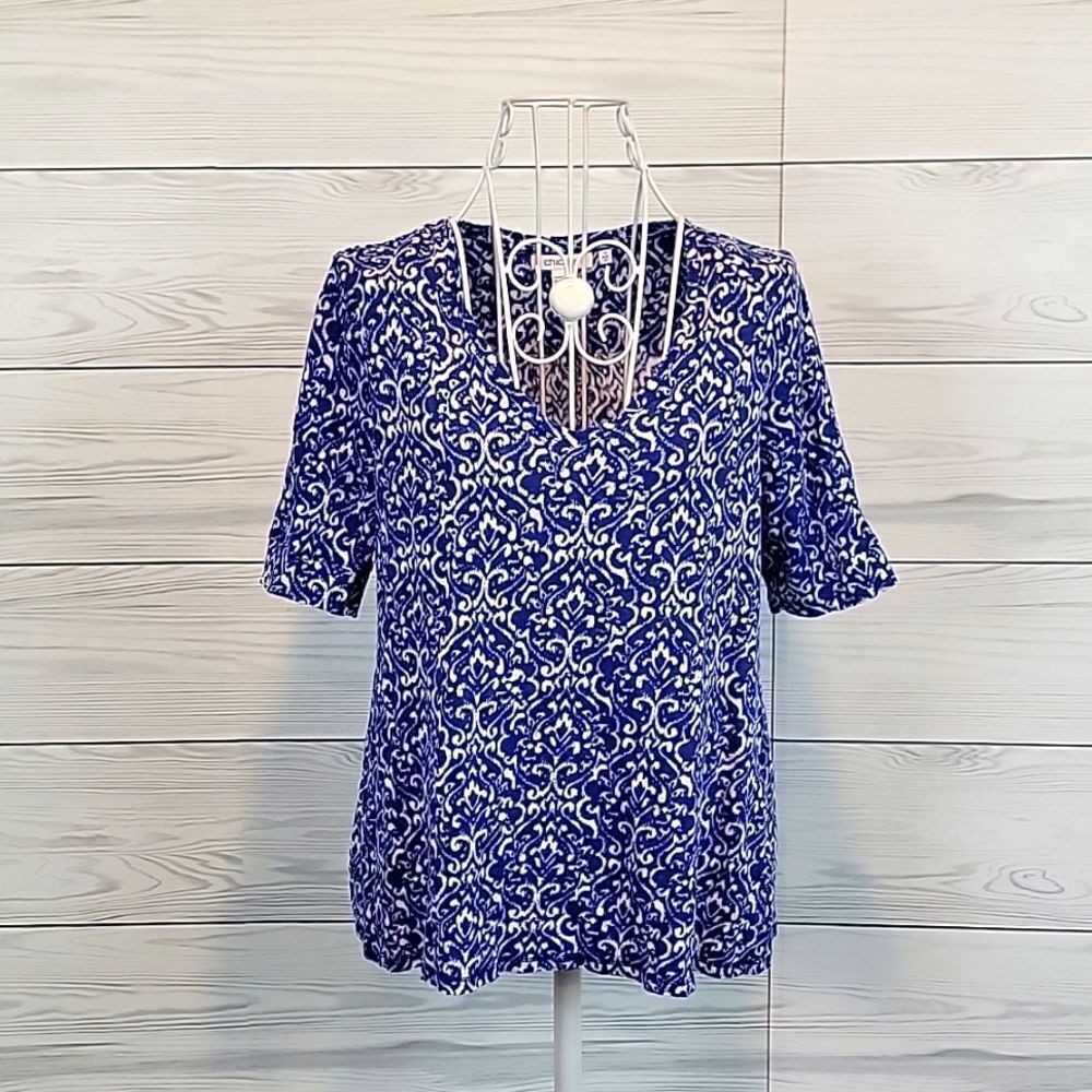Chico's short sleeved top damask style print in blue and white Women's Size S